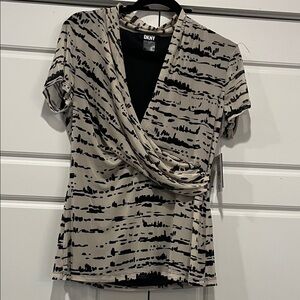 DKNY Women's Black and Tan Abstract Blouse